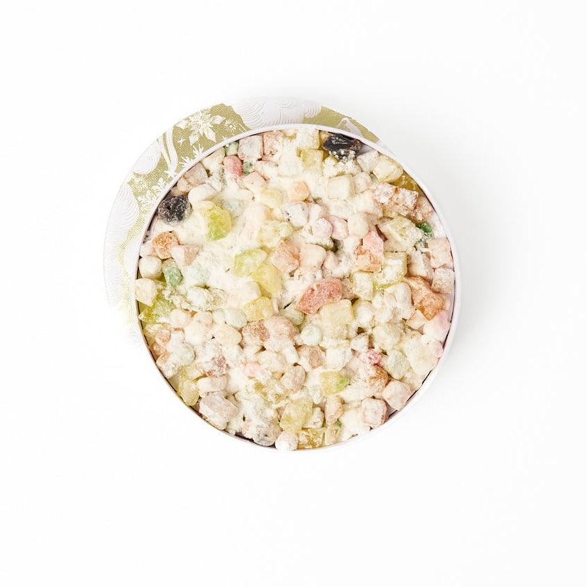 La boite de fruits enneigés - fond blanc