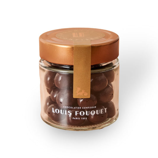 Pot de noiettes enrobées de chocolat