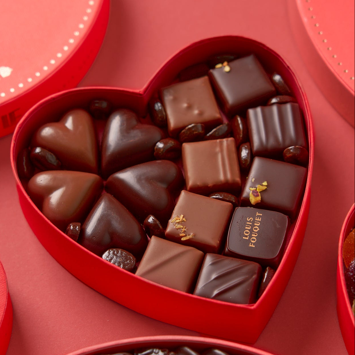 Coffret cœur de chocolats artisanaux Grand Cru Maison Louis Fouquet pour la Fête des Mères