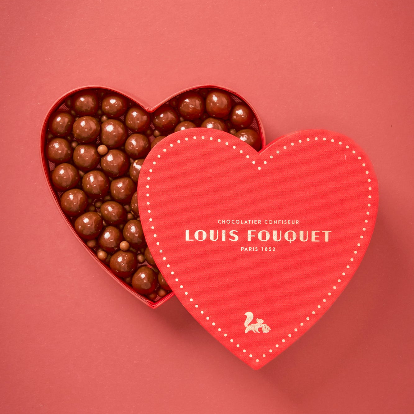 Coffret cœur de billes de riz soufflé enrobées de chocolat Maison Louis Fouquet pour la Fête des Mères