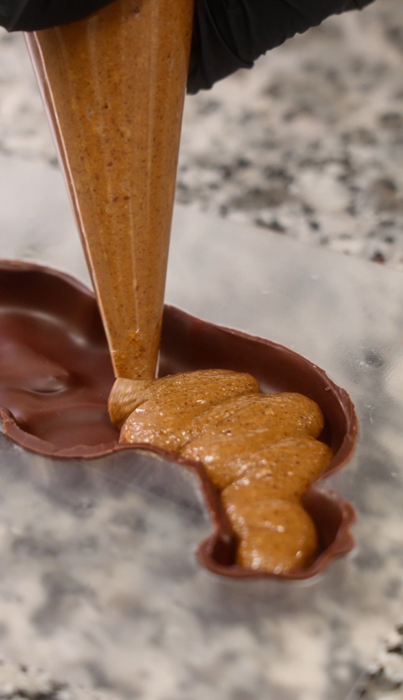 Tablette fourrée de praliné